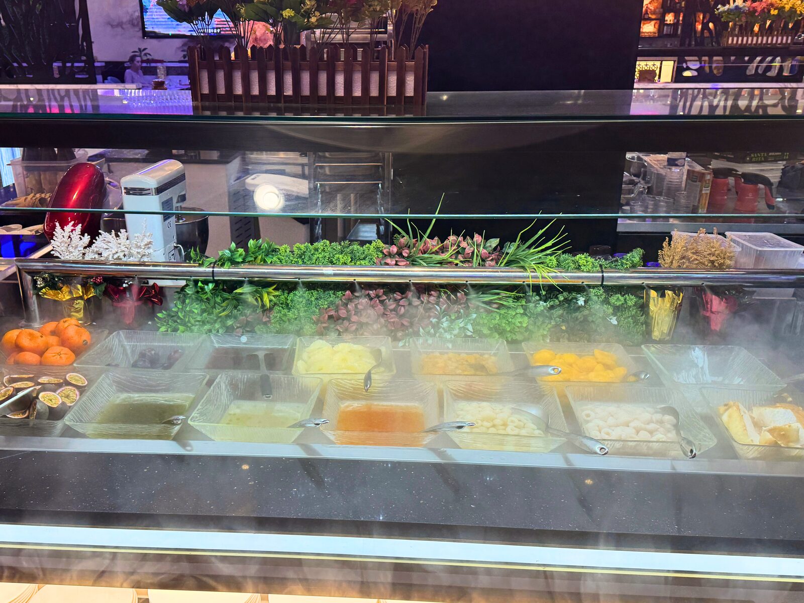 Le comptoir des desserts et des fruits