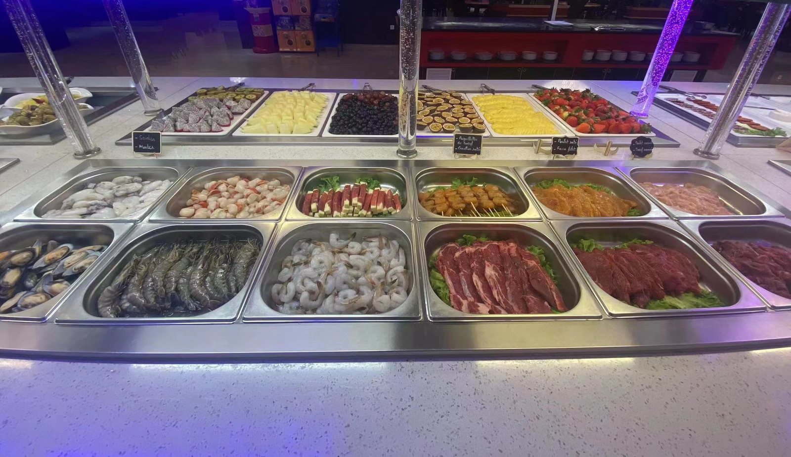 Le comptoir du wok : légumes, viandes et fruits de mer crus à composer