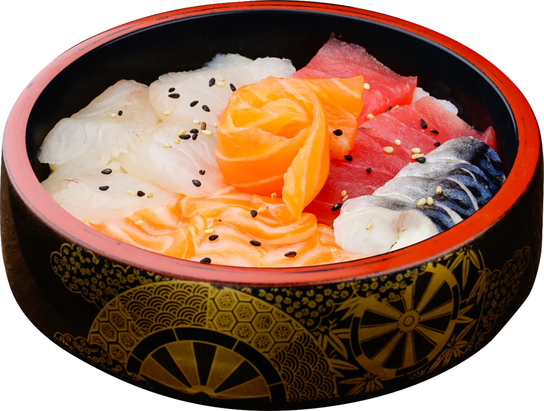 Chirashi assortiment dans un bol laqué